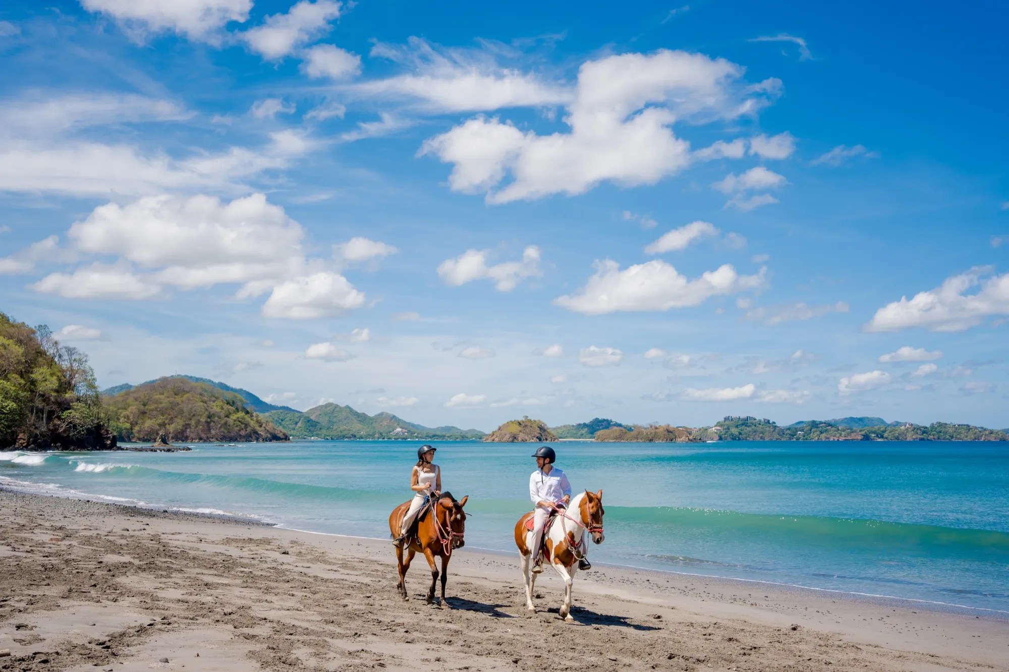 Cabalgata por la orilla del mar en Las Catalinas