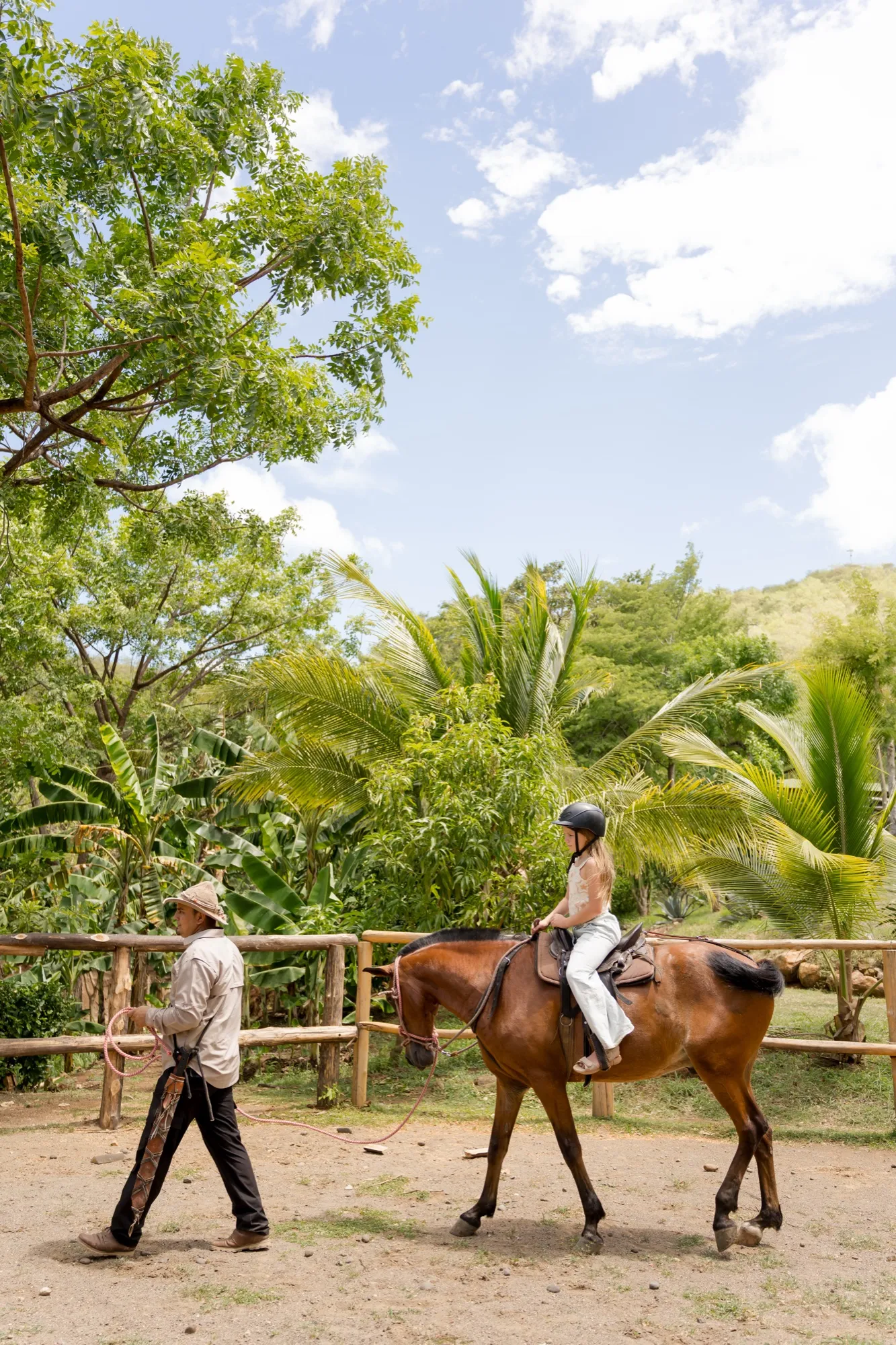 Paseo a caballo en la granja de Las Catalinas